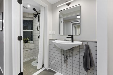 Tiny photo for 159 W Burton Place #G, Chicago, IL 60610 (MLS # 12534623)