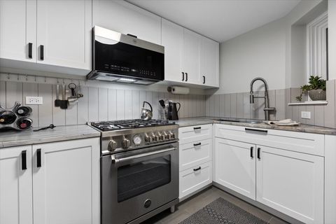 Tiny photo for 159 W Burton Place #G, Chicago, IL 60610 (MLS # 12534623)