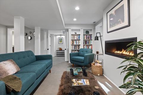 Tiny photo for 159 W Burton Place #G, Chicago, IL 60610 (MLS # 12534623)