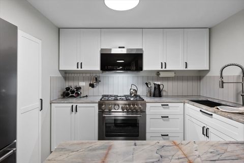 Tiny photo for 159 W Burton Place #G, Chicago, IL 60610 (MLS # 12534623)