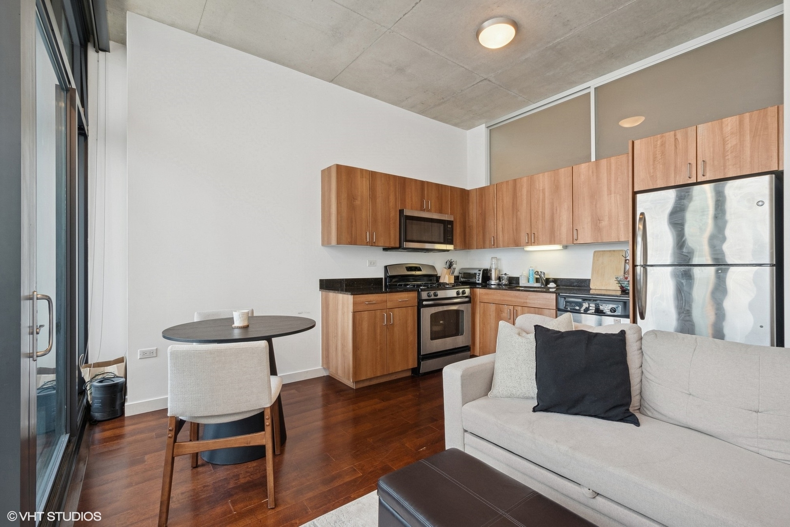 235 W VAN BUREN Street 3419