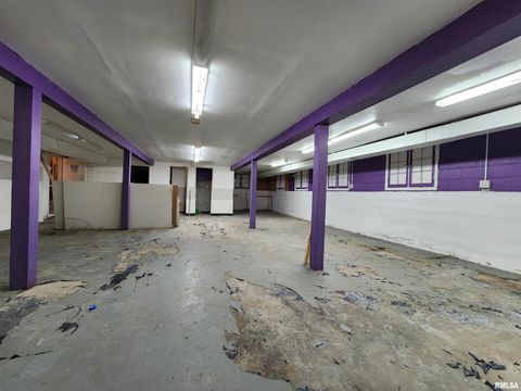 Tiny photo for 409 S HILL Street, Marion, IL 62959 (MLS # EB459364)