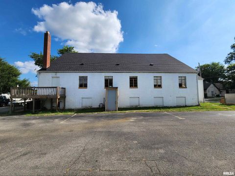 Tiny photo for 409 S HILL Street, Marion, IL 62959 (MLS # EB459364)