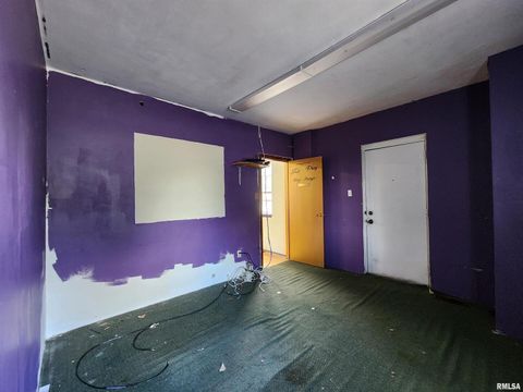 Tiny photo for 409 S HILL Street, Marion, IL 62959 (MLS # EB459364)