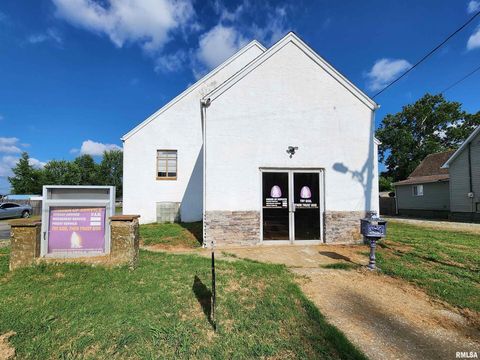 Photo of 409 S HILL Street, Marion, IL 62959 (MLS # EB459364)