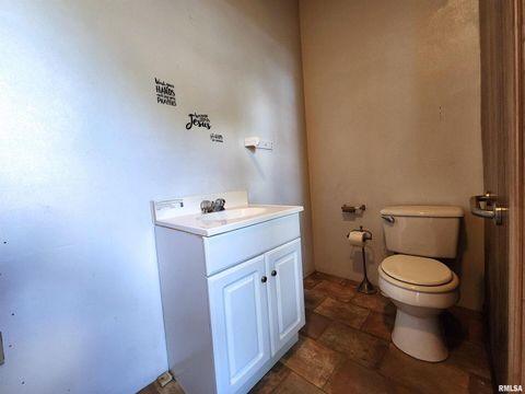 Tiny photo for 409 S HILL Street, Marion, IL 62959 (MLS # EB459364)