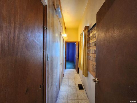 Tiny photo for 409 S HILL Street, Marion, IL 62959 (MLS # EB459364)