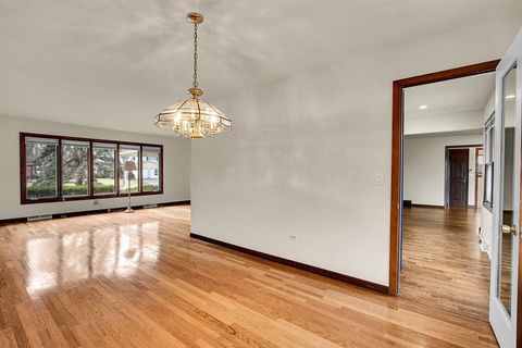 Tiny photo for 1040 E Grissom Drive, Palatine, IL 60074 (MLS # 12577138)