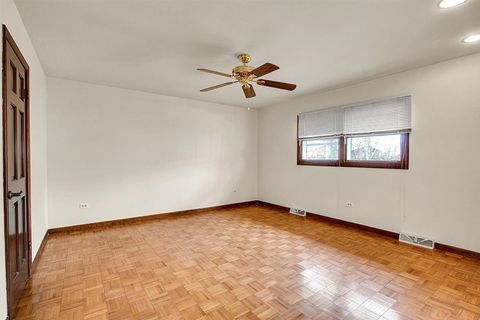 Tiny photo for 1040 E Grissom Drive, Palatine, IL 60074 (MLS # 12577138)