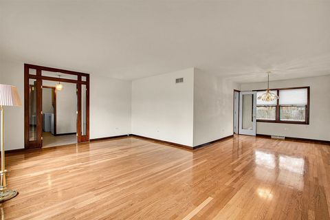 Tiny photo for 1040 E Grissom Drive, Palatine, IL 60074 (MLS # 12577138)