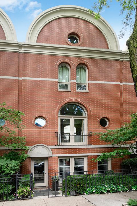 Photo of 1927 N Dayton Street, Chicago, IL 60614 (MLS # 12467184)
