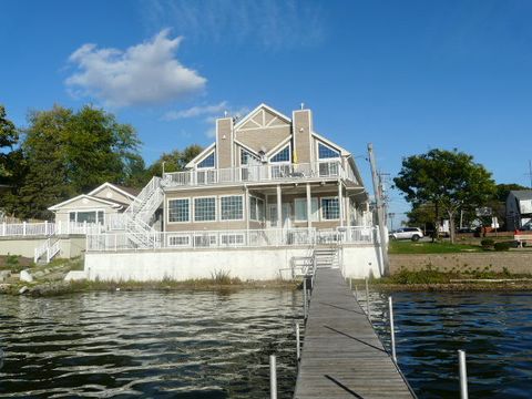 38 W Grand Avenue Fox Lake IL 60020