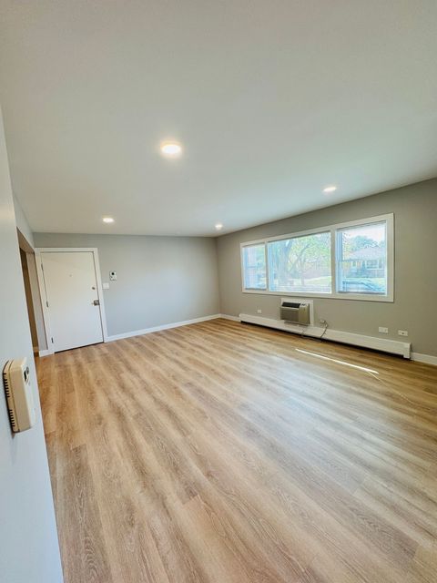 Tiny photo for 1443 Homestead Street #1NW, La Grange Park, IL 60526 (MLS # 12508571)