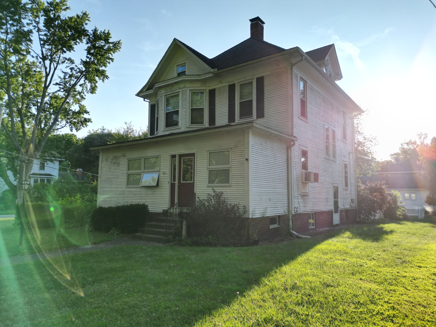 533 S 4th Street