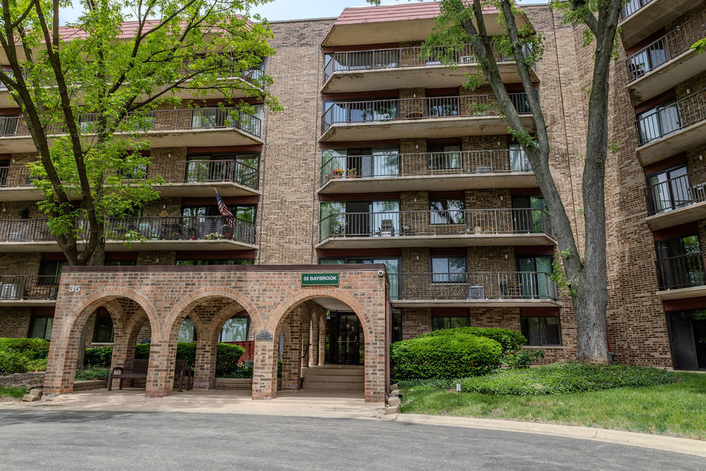 35 S Baybrook Drive 611