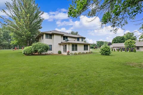 Tiny photo for 402 HOLLY RIDGE Court, St. Joseph, IL 61873 (MLS # 12676794)
