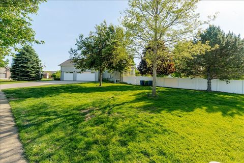 Tiny photo for 102 Meadowland Drive, Lexington, IL 61753 (MLS # 12641025)