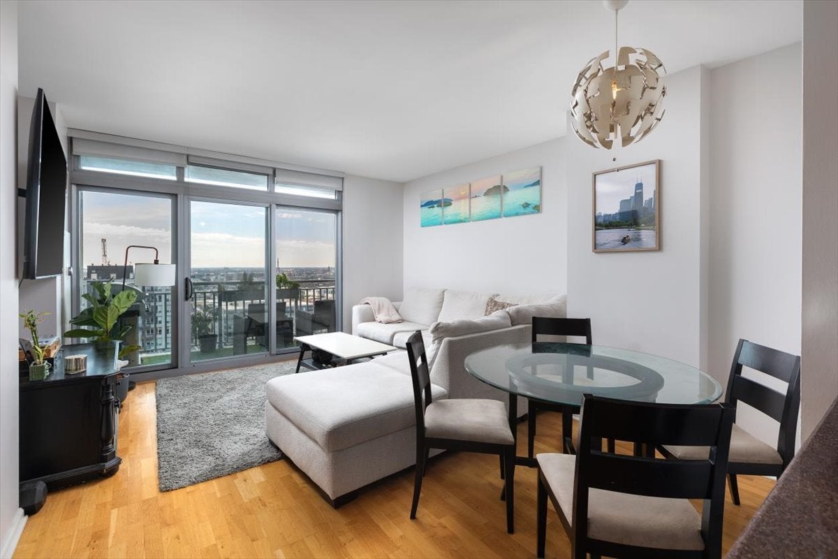 125 S Jefferson Street 2308