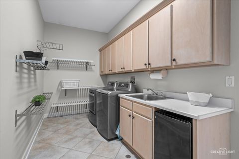 Tiny photo for 4811 Sebastian Court, Naperville, IL 60564 (MLS # 12444695)