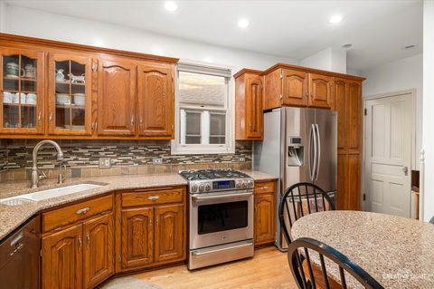 Tiny photo for 4214 Deyo Avenue, Brookfield, IL 60513 (MLS # 12542376)