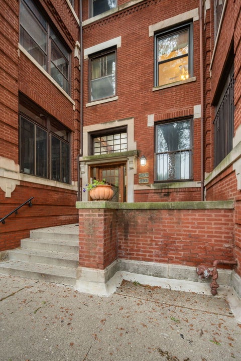 Tiny photo for 5433 S Greenwood Avenue #2, Chicago, IL 60615 (MLS # 12730382)