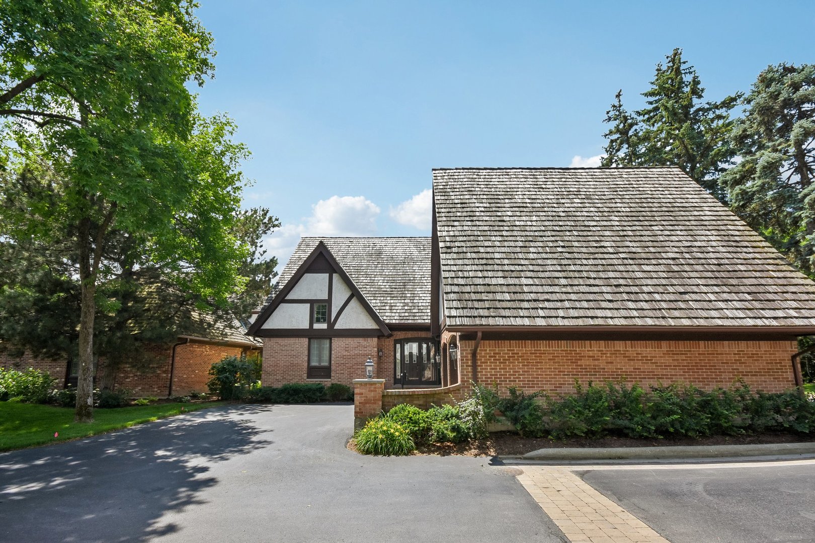 985 Coventry Lane