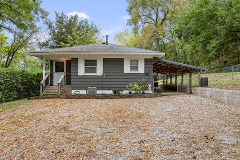 Photo of 3203 Eads Street, Davenport, IA 52802 (MLS # 12788566)