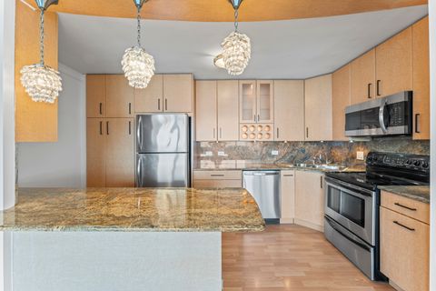 Tiny photo for 6301 N Sheridan Road #11R, Chicago, IL 60660 (MLS # 12509409)