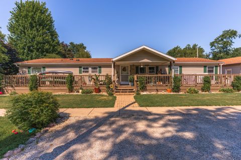 Tiny photo for 214 S 6th Street, Chatsworth, IL 60921 (MLS # 12715261)