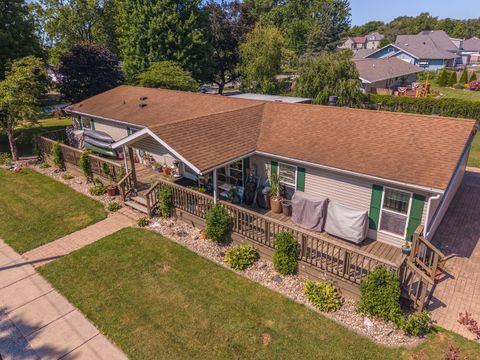 Tiny photo for 214 S 6th Street, Chatsworth, IL 60921 (MLS # 12715261)