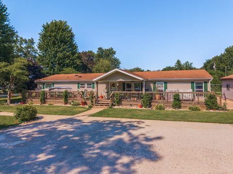 Tiny photo for 214 S 6th Street, Chatsworth, IL 60921 (MLS # 12715261)