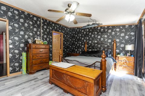 Tiny photo for 214 S 6th Street, Chatsworth, IL 60921 (MLS # 12715261)