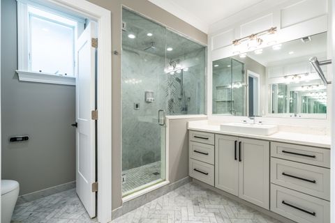 Tiny photo for 729 W Barry Avenue #1, Chicago, IL 60657 (MLS # 12613750)