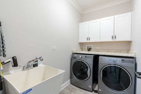 Tiny photo for 729 W Barry Avenue #1, Chicago, IL 60657 (MLS # 12613750)