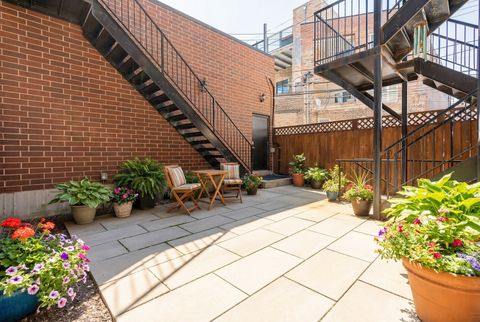 Tiny photo for 729 W Barry Avenue #1, Chicago, IL 60657 (MLS # 12613750)