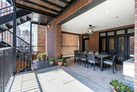 Tiny photo for 729 W Barry Avenue #1, Chicago, IL 60657 (MLS # 12613750)