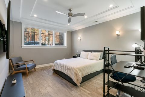 Tiny photo for 729 W Barry Avenue #1, Chicago, IL 60657 (MLS # 12613750)