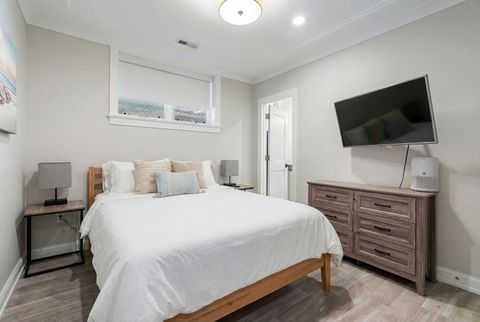 Tiny photo for 729 W Barry Avenue #1, Chicago, IL 60657 (MLS # 12613750)