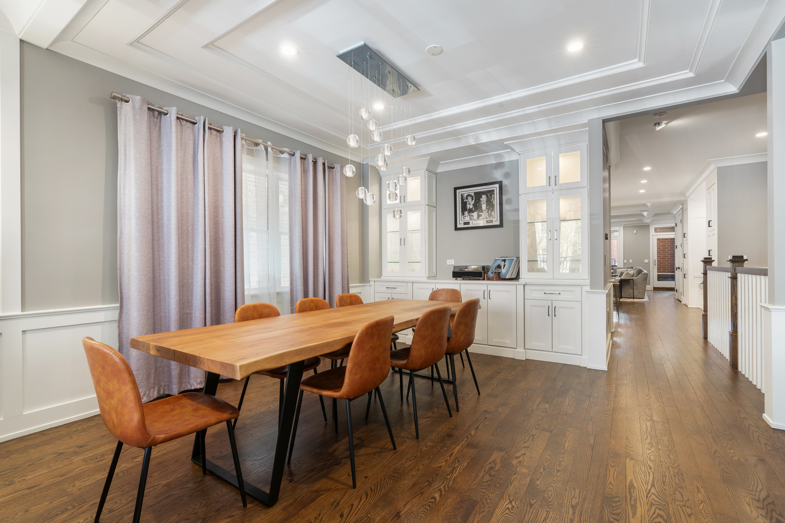 729 W Barry Avenue 1