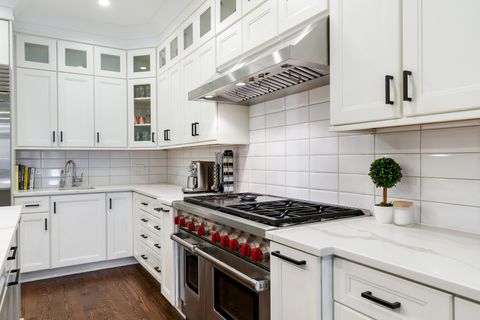 Tiny photo for 729 W Barry Avenue #1, Chicago, IL 60657 (MLS # 12613750)