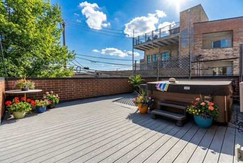 Tiny photo for 729 W Barry Avenue #1, Chicago, IL 60657 (MLS # 12613750)