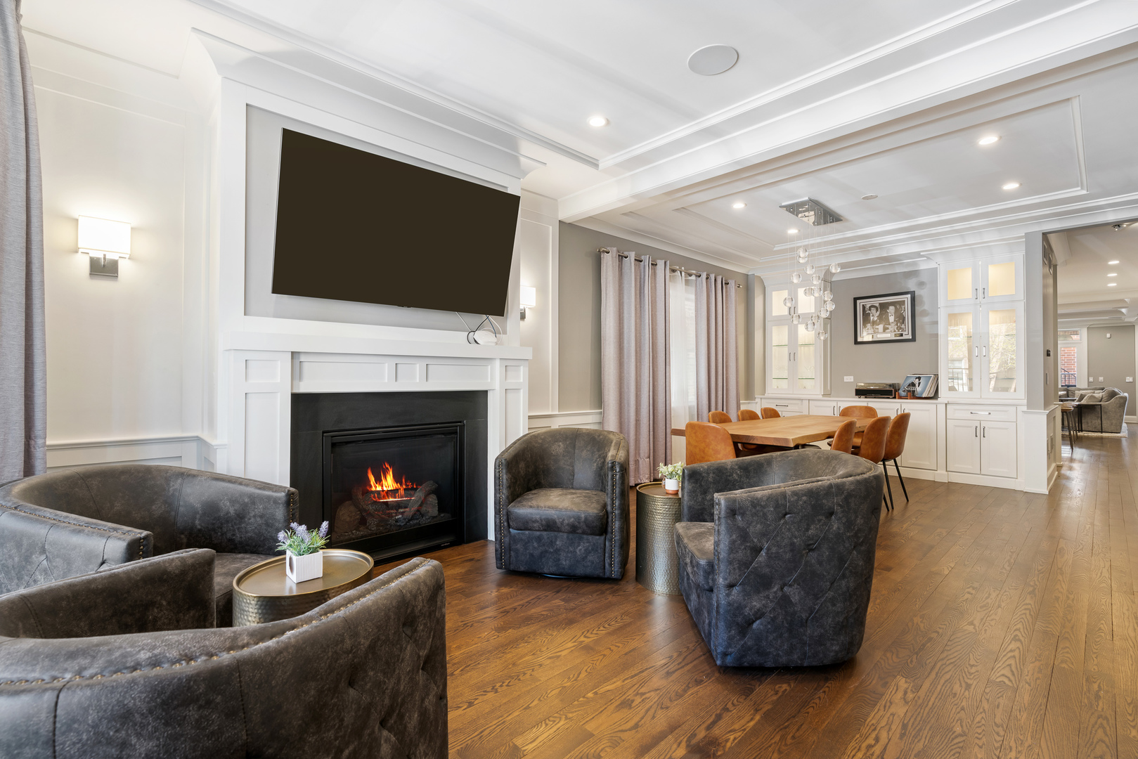 729 W Barry Avenue 1