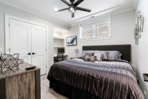 Tiny photo for 729 W Barry Avenue #1, Chicago, IL 60657 (MLS # 12613750)