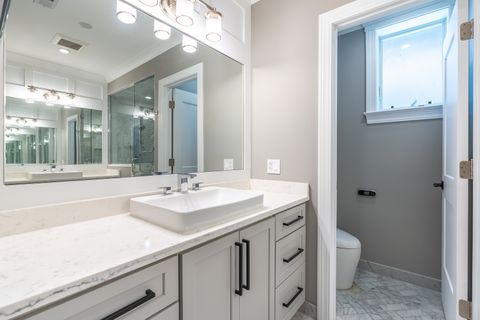 Tiny photo for 729 W Barry Avenue #1, Chicago, IL 60657 (MLS # 12613750)