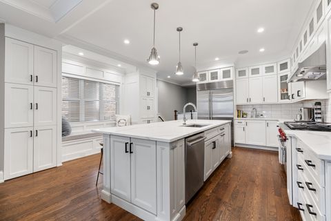 Tiny photo for 729 W Barry Avenue #1, Chicago, IL 60657 (MLS # 12613750)