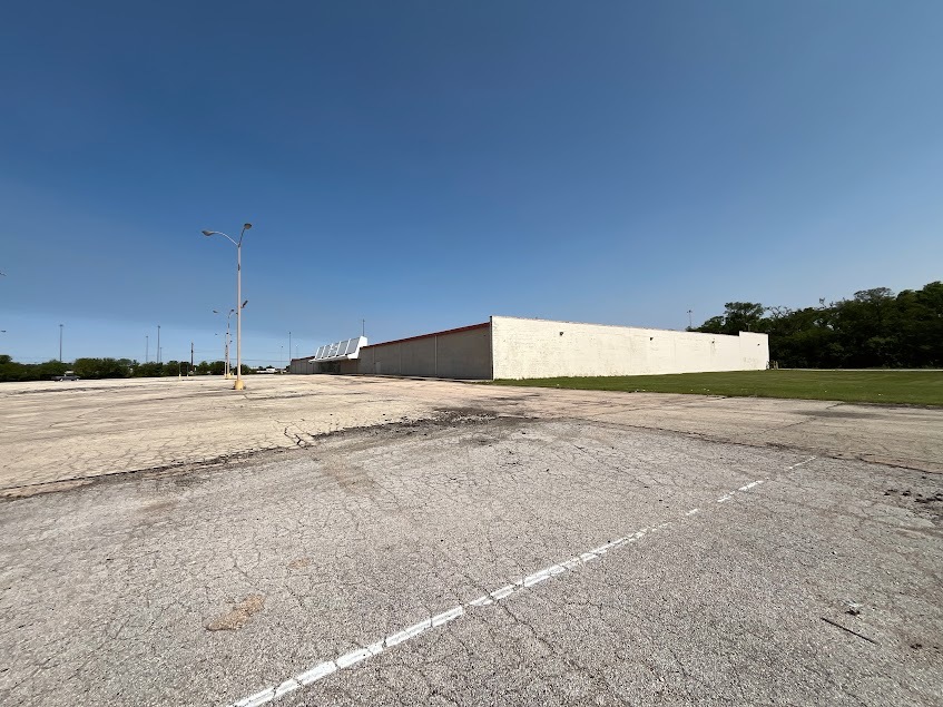 1500 W Lincoln Highway