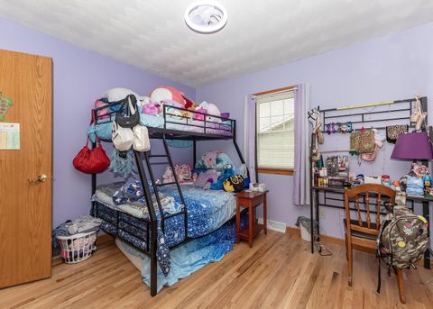 Tiny photo for 564 Scenic Dr Drive, Clinton, IA 52732 (MLS # 100000607)