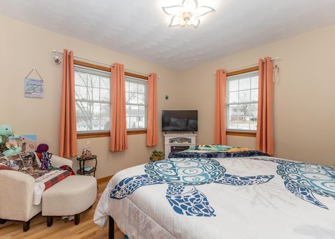 Tiny photo for 564 Scenic Dr Drive, Clinton, IA 52732 (MLS # 100000607)