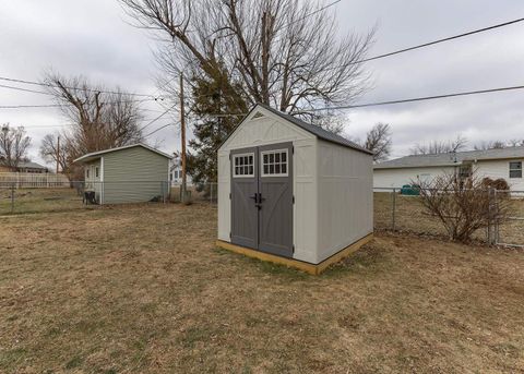 Tiny photo for 564 Scenic Dr Drive, Clinton, IA 52732 (MLS # 100000607)