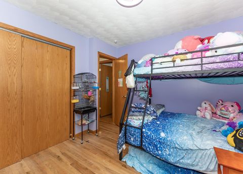 Tiny photo for 564 Scenic Dr Drive, Clinton, IA 52732 (MLS # 100000607)